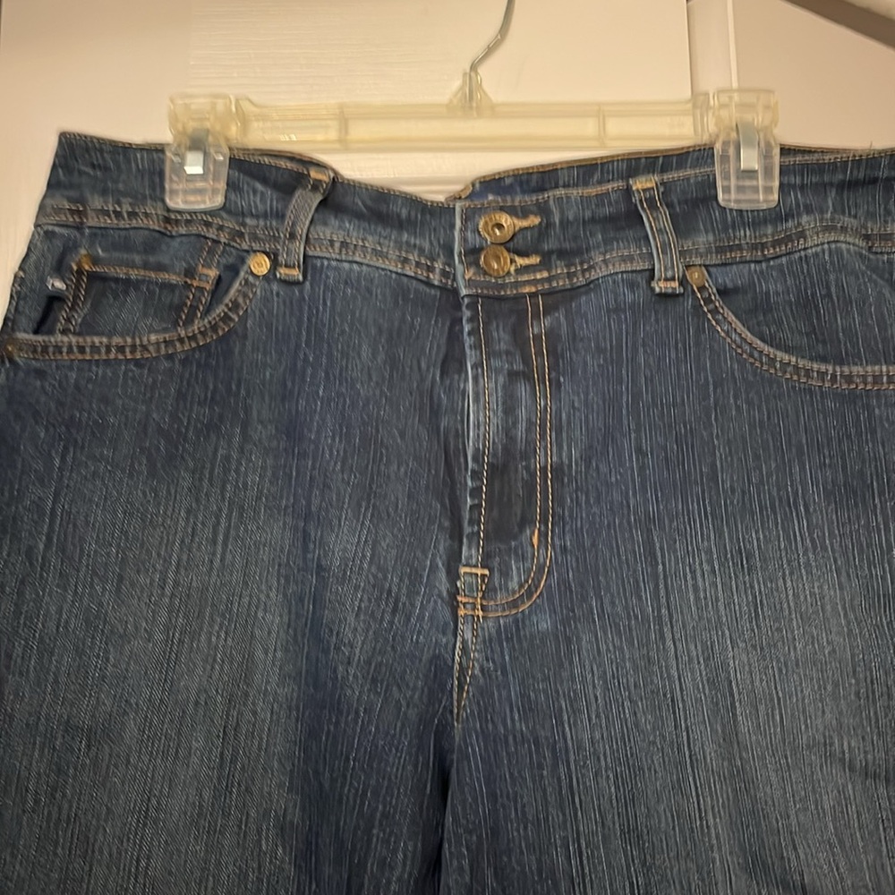 Blue Jeans - Picture 3 of 6